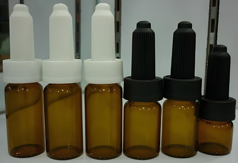 iRGD多肽修饰负载光敏剂酞菁锌（ZnPc）和替拉扎明的脂质体